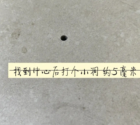 当涂瓷砖空鼓维修公司专业解答在瓷砖铺贴过程中，如果砂料搅拌不均匀，将会带来以下问题